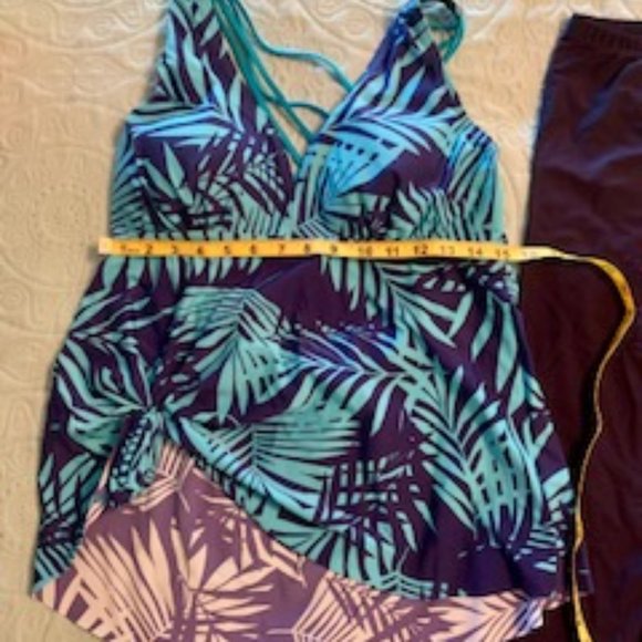 Turquoise and Dark Blue capri bottoms bathing suit - Picture 3 of 6